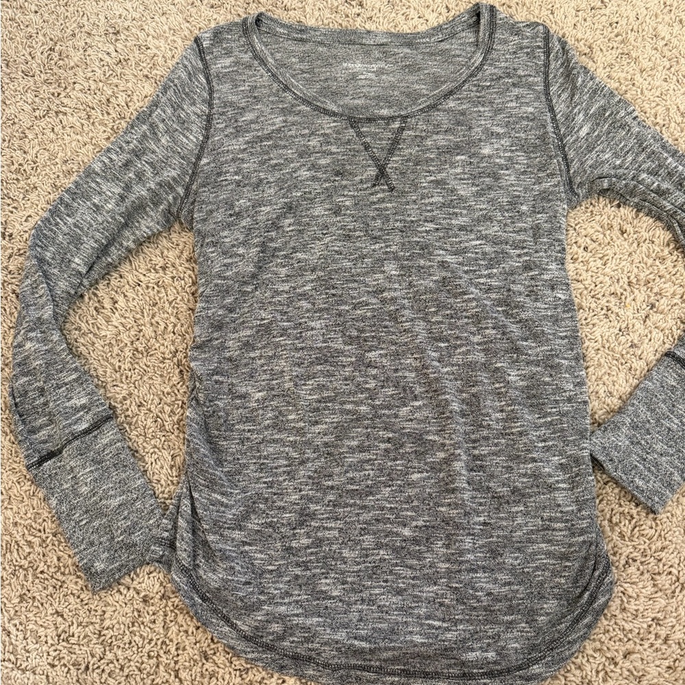 Liz Lange Heathered Gray Long Sleeve Top